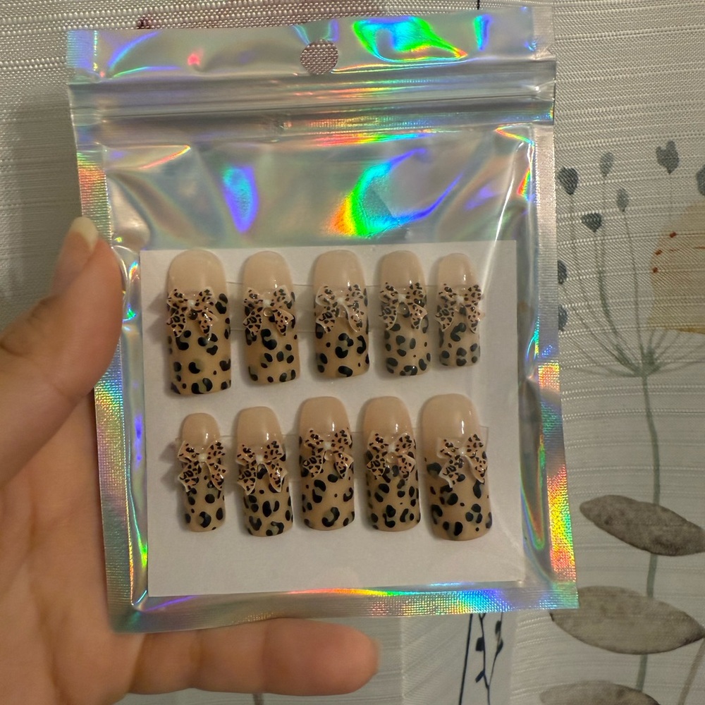 Leopard Print Press-On Nails